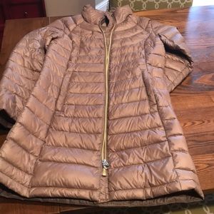 Lightweight down coat